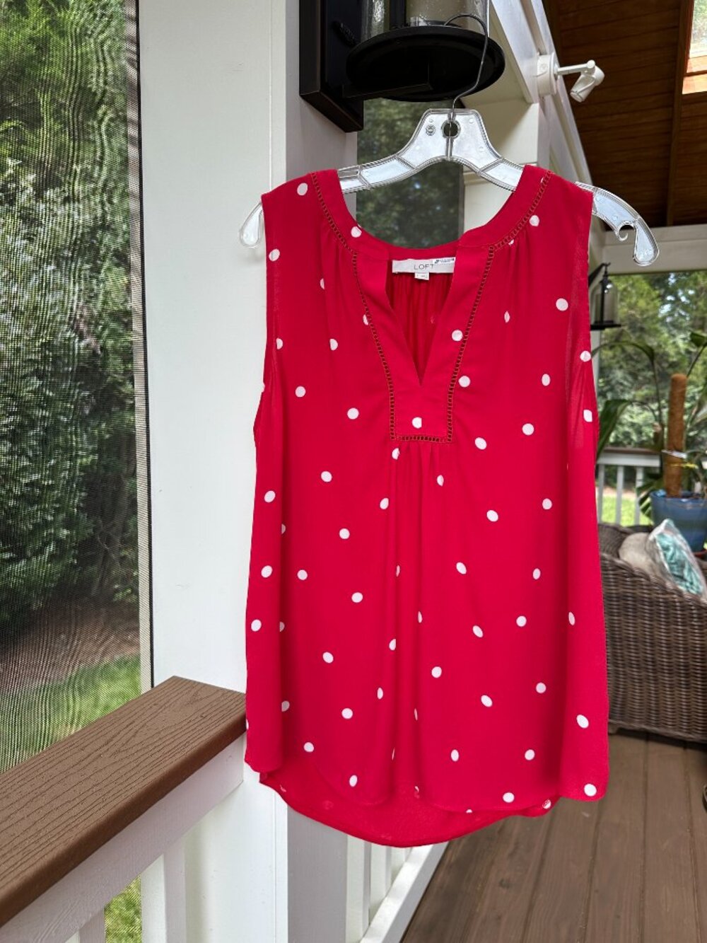 LOFT by Ann Taylor Red Sleeveless V Neck Blouse Top Tank White Polka Dots Size L